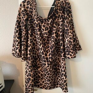 Vince Camuto, L,Chic Leopard Print, off the shoulder Dress with Bell Sleeves